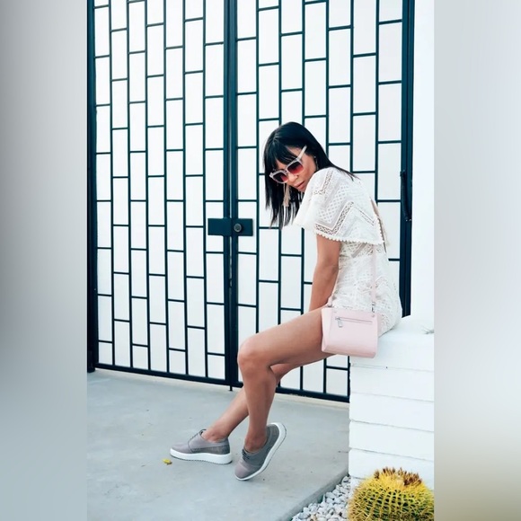 Line & Dot Cream Lace Romper - Picture 3 of 5